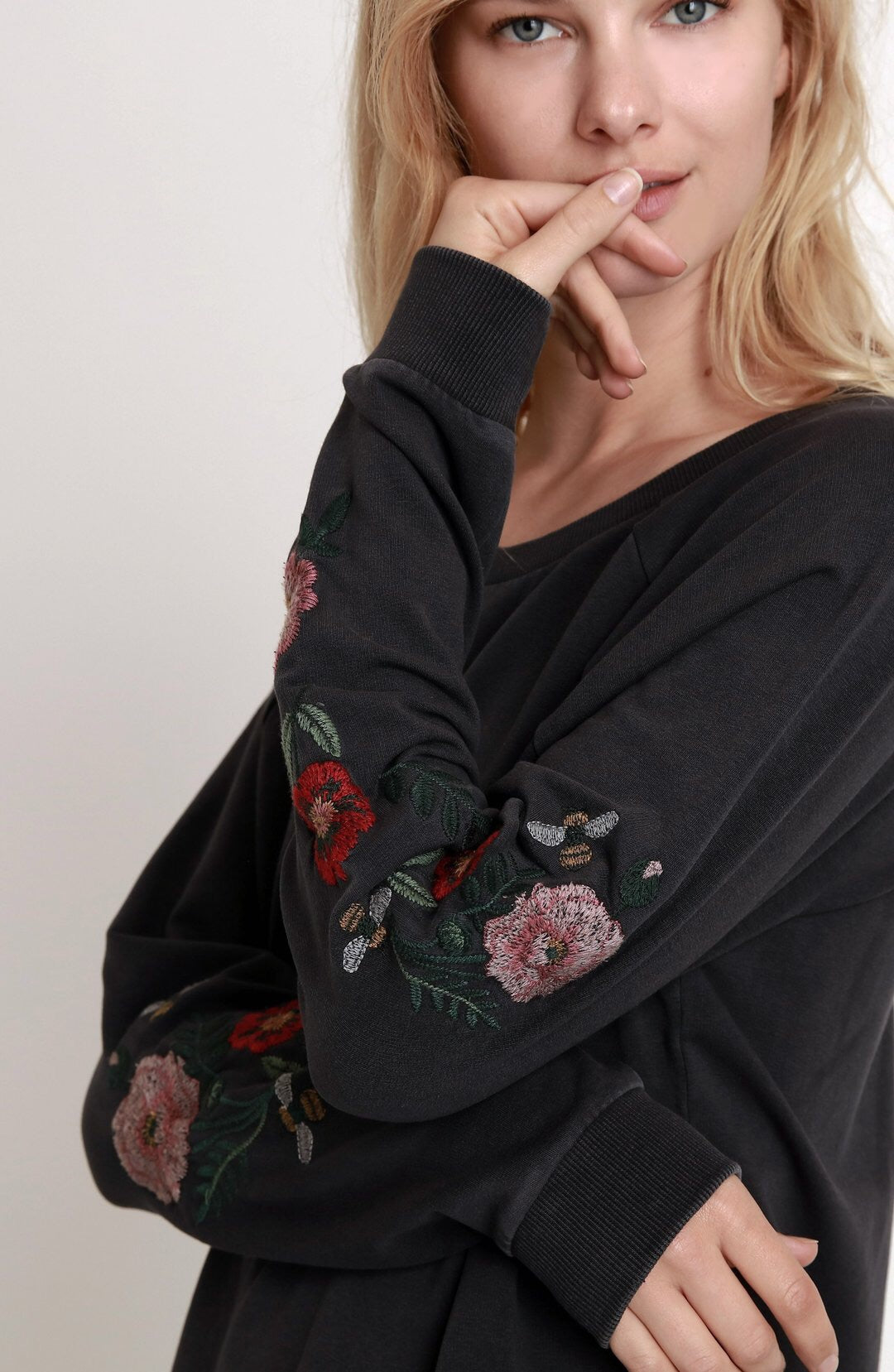 Billy T Vintage Embroidered Sweatshirt - Luxe EQ