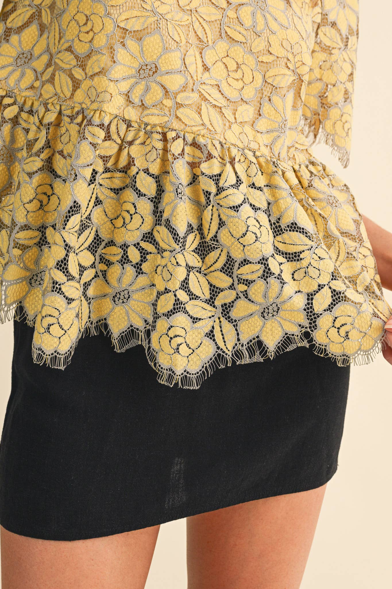 FLORAL LACE PEPLUM TOP MTP4839 - Luxe EQ