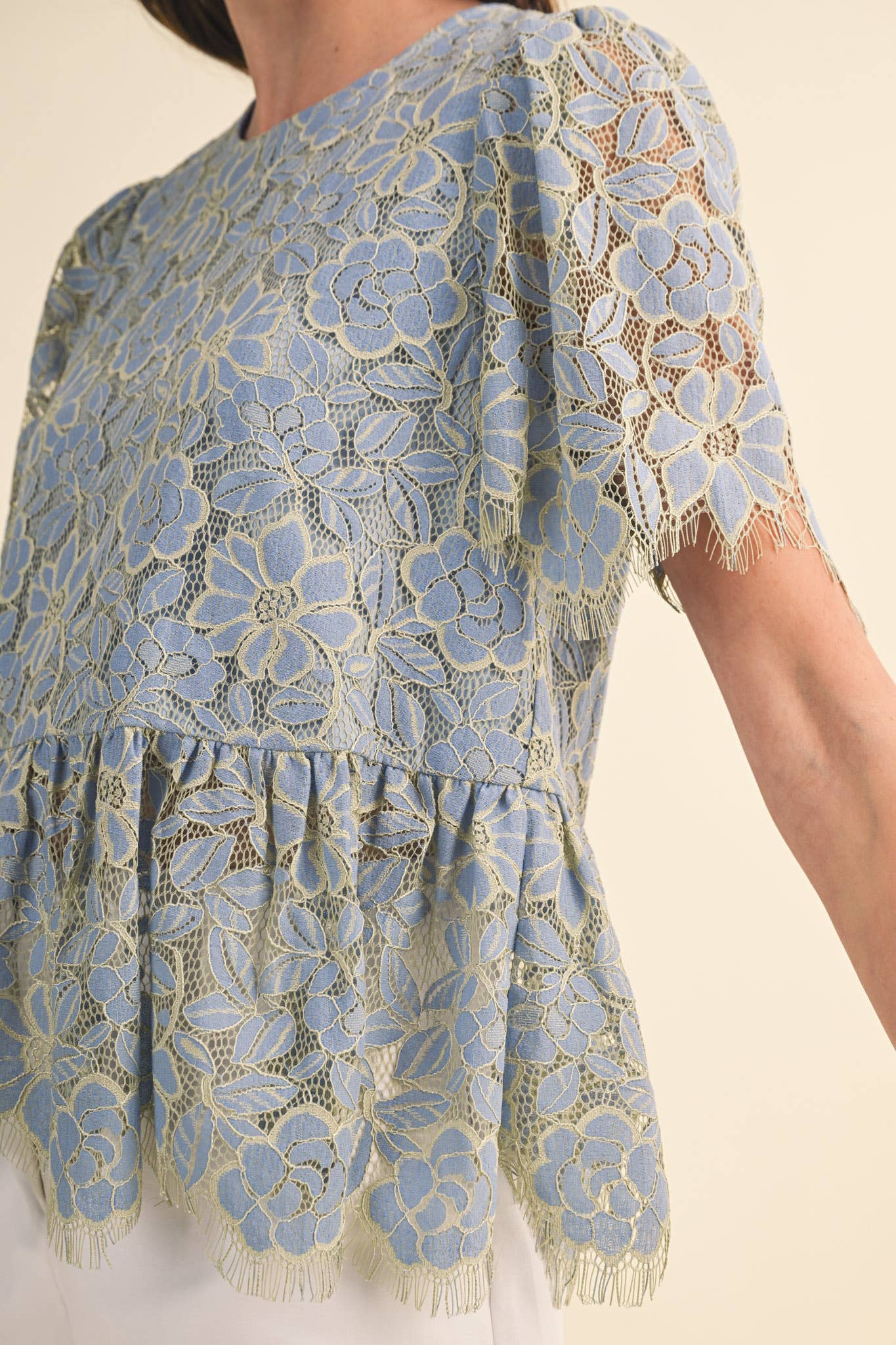 FLORAL LACE PEPLUM TOP MTP4839 - Luxe EQ