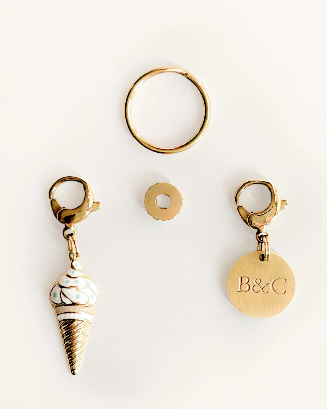 BOWS AND CHARMS Signature Medallion